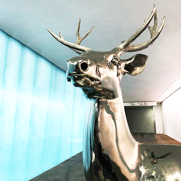 创意金属鹿雕塑